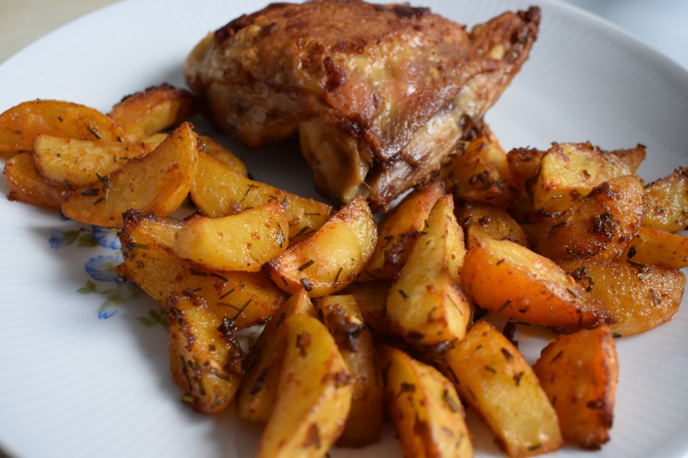 Grilled chicken &amp; roasted potatoes with thyme_8